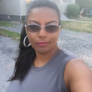 Meet your Posher, Sherry